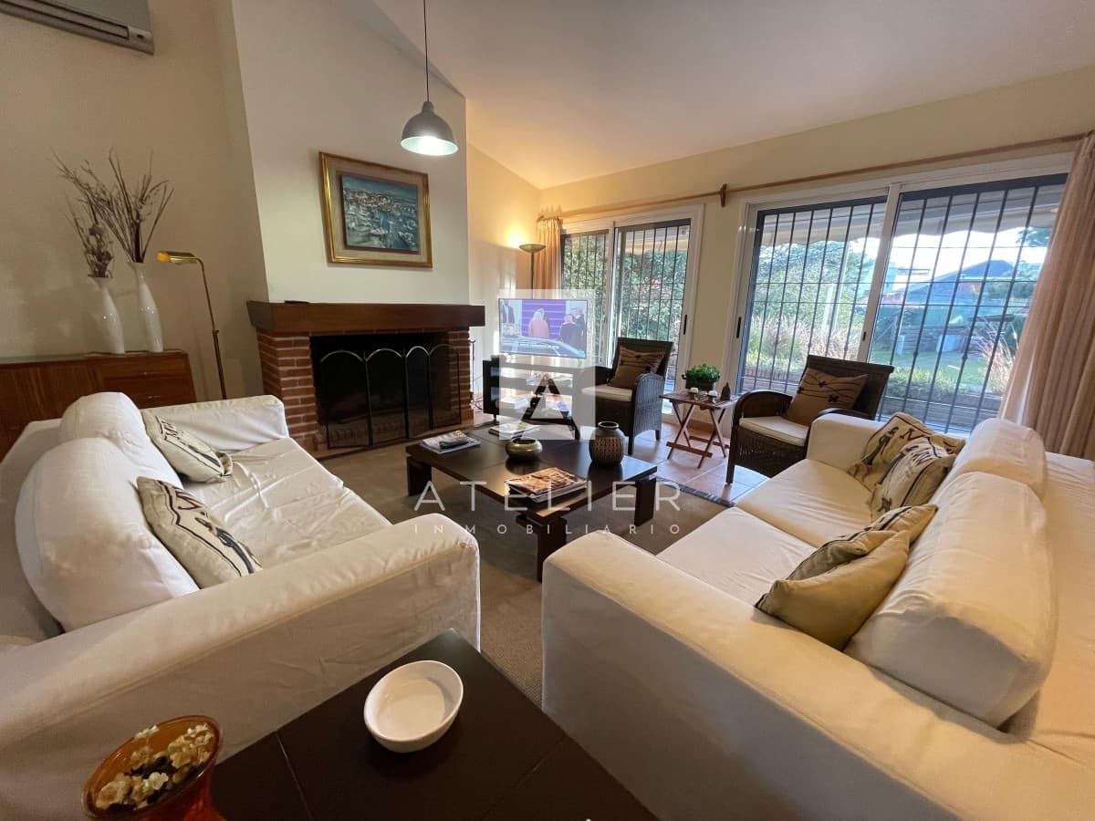 Casa en venta, 4 dormitorios  en Punta del Este, playa mansa