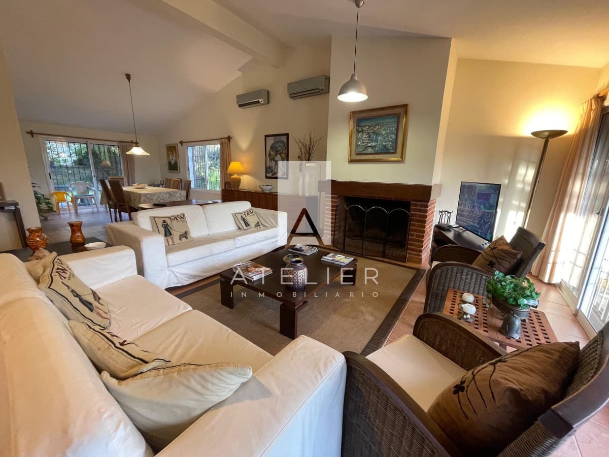 Casa en venta, 4 dormitorios  en Punta del Este, playa mansa