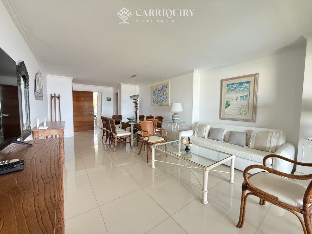 ALQUILER TEMPORARIO APARTAMENTO 4 DORMITORIOS MANATIALES   -