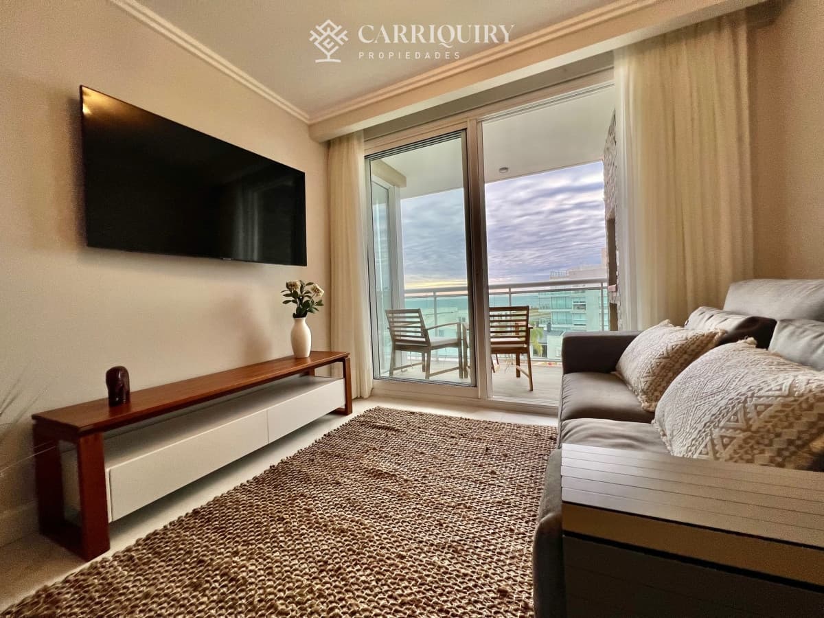 APARTAMENTO EN ALQUILER TEMPORARIO 1 DORMITORIO Y MEDIO PLAYA MANSA FRENTE AL MAR CRUCEROS 3 A ESTRENAR  -