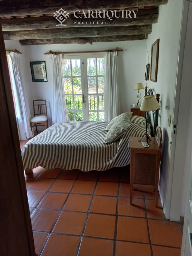 Casa en Alquiler de 6 dormitorios en Montoya
