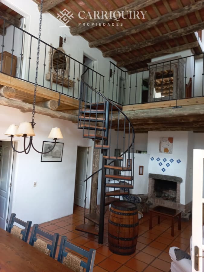 Casa en Alquiler de 6 dormitorios en Montoya