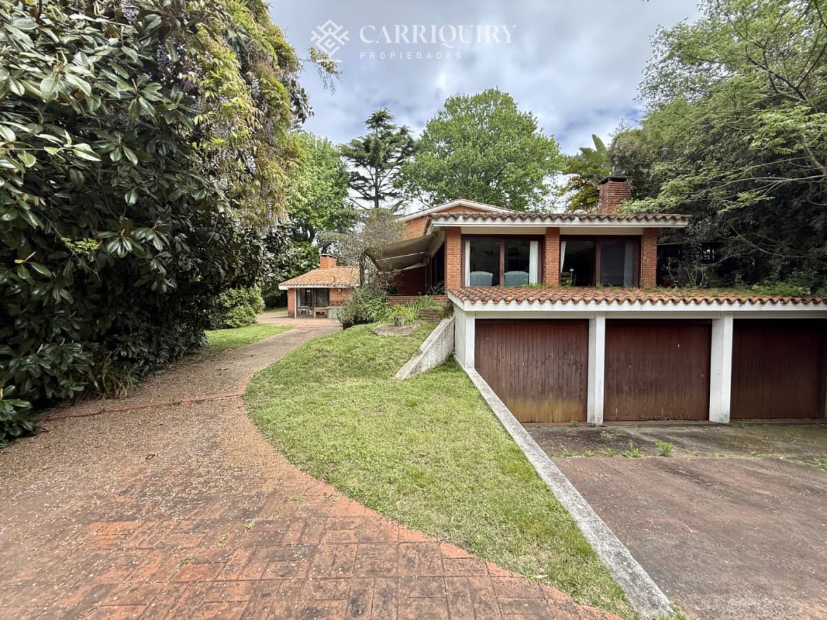 Excelente casa de 3 dormitorios en alquiler anual en barrio Cantegril  -
