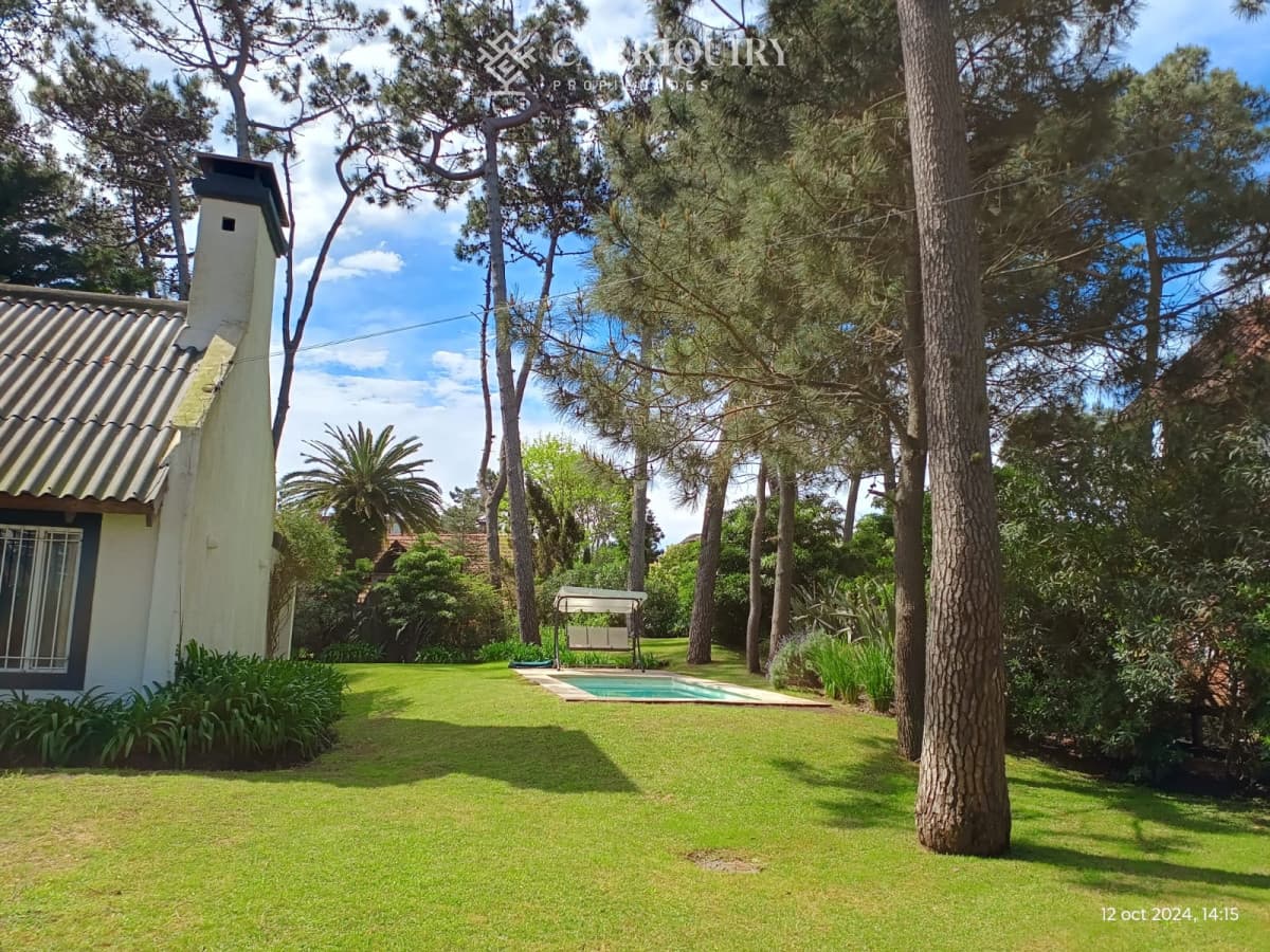 Casa en venta y alquiler. 4 dormitorios en Playa Brava