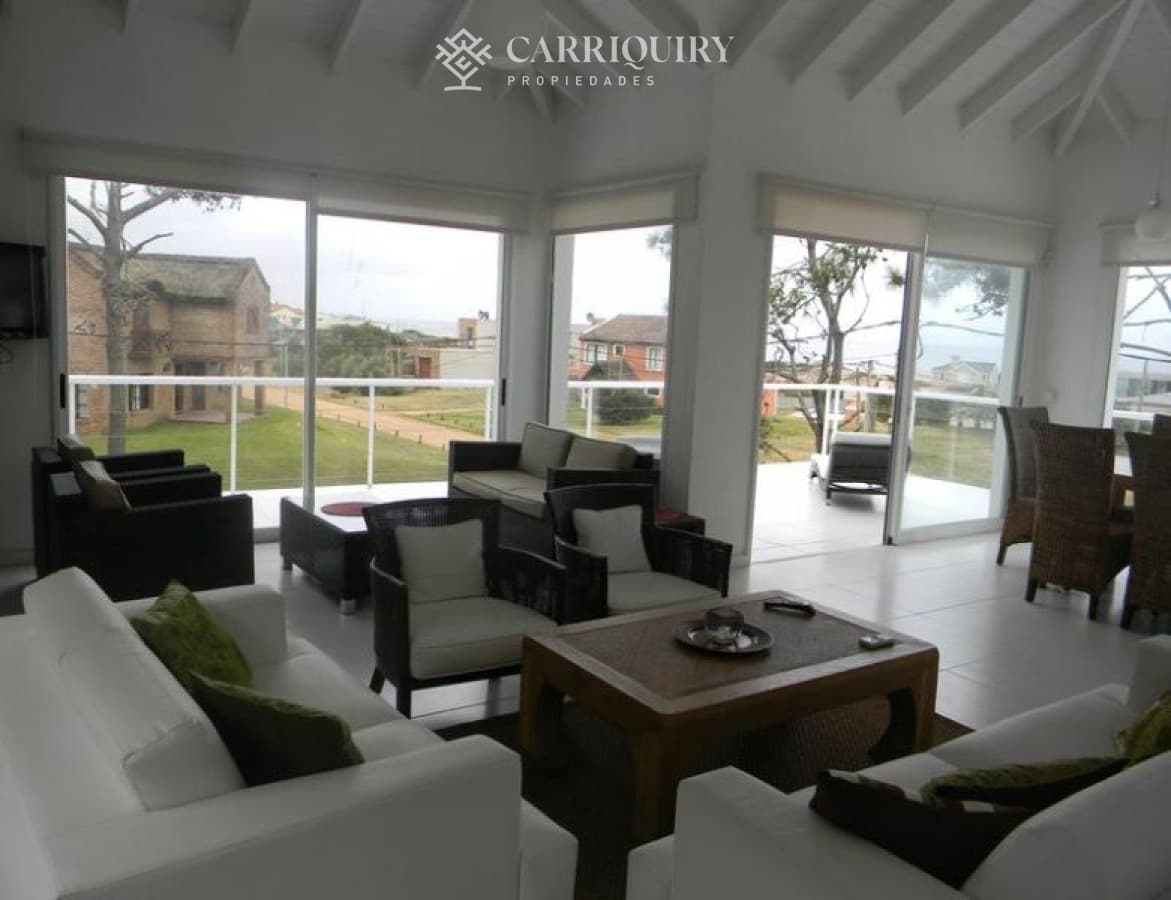 Casa en venta  Montoya 6 dormitorios  -