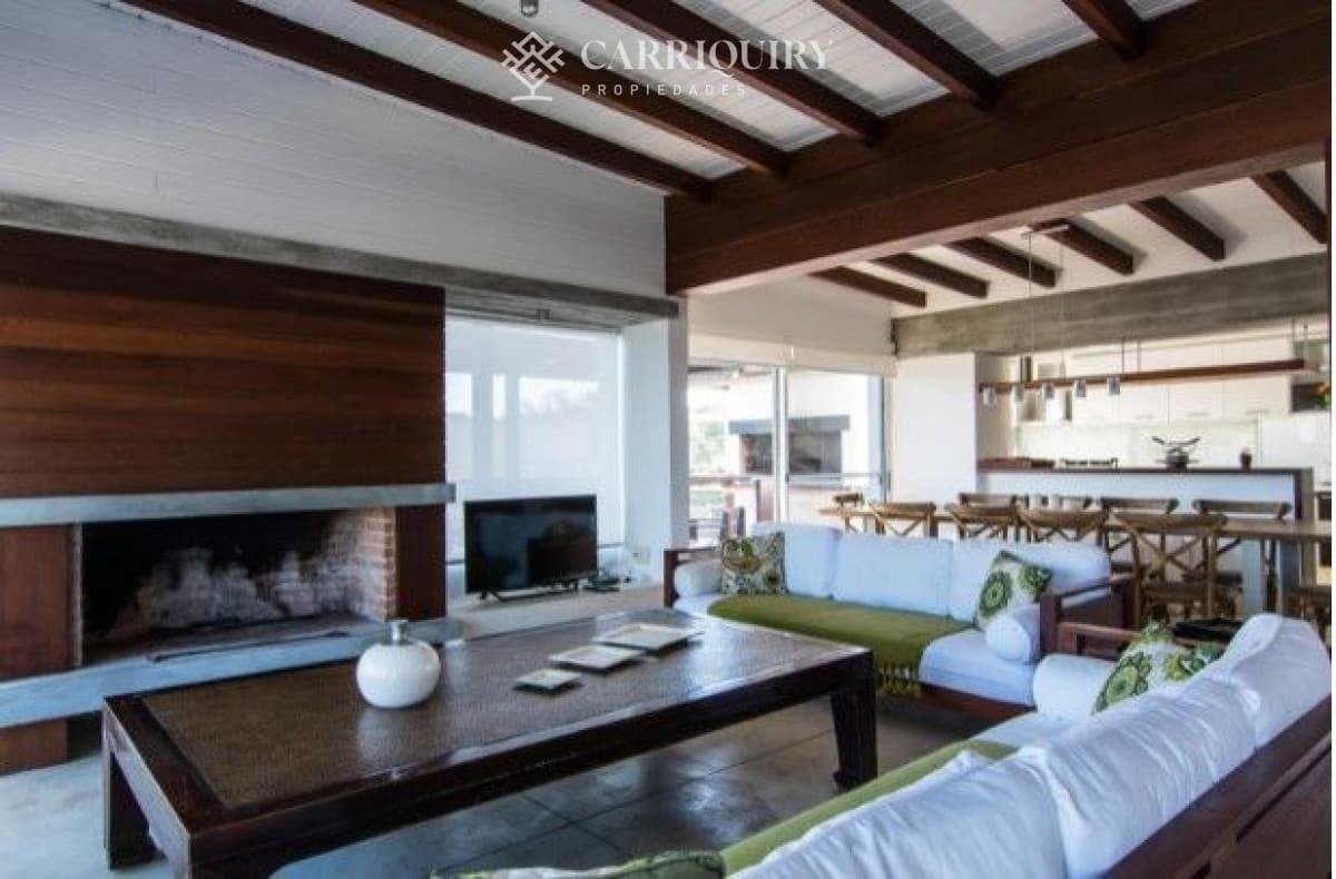 Casa en venta 5 dormitorios  -