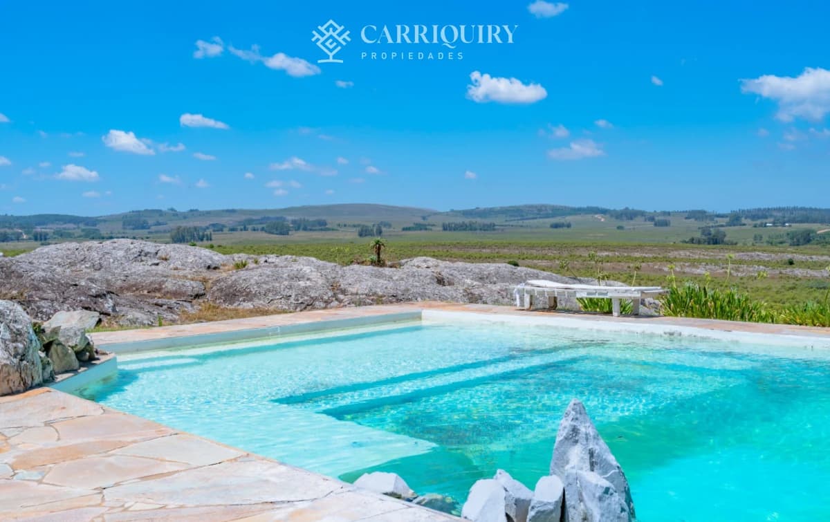 OPORTUNIDAD CHACARA CON EXCELENTES VISTAS A LAGUNA DEL SAUCE  -