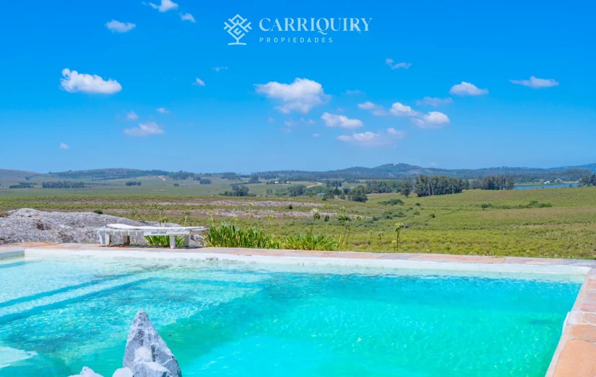 OPORTUNIDAD CHACARA CON EXCELENTES VISTAS A LAGUNA DEL SAUCE  -