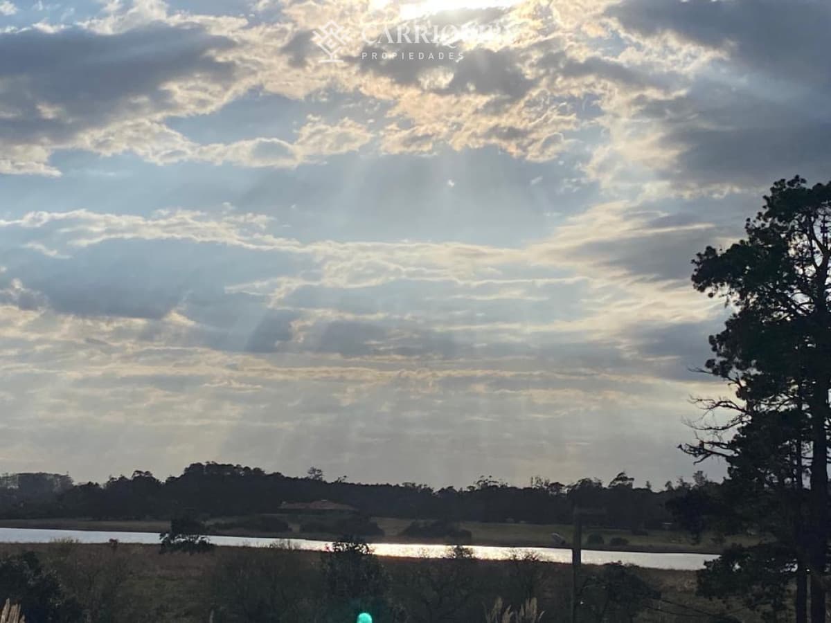 Último terreno con vista directa a la laguna