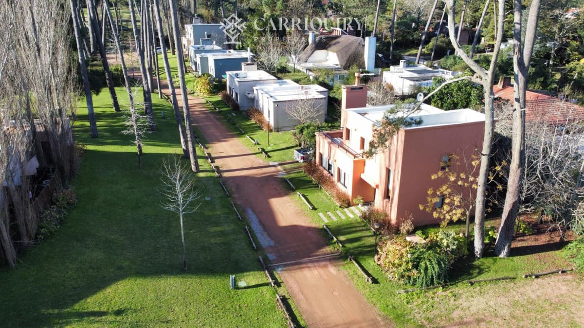 TERRENO EN VENTA EN BARRIO CERRADO PARQUE PINARES A 200 MTS DE LA PLAYA  -
