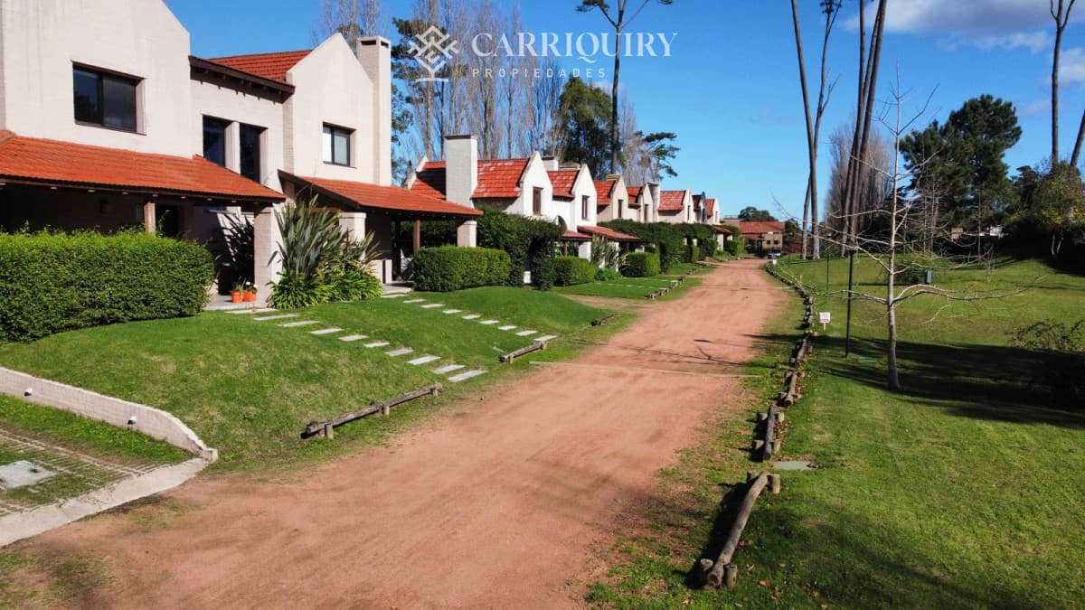 TERRENO EN VENTA EN BARRIO CERRADO PARQUE PINARES A 200 MTS DE LA PLAYA  -