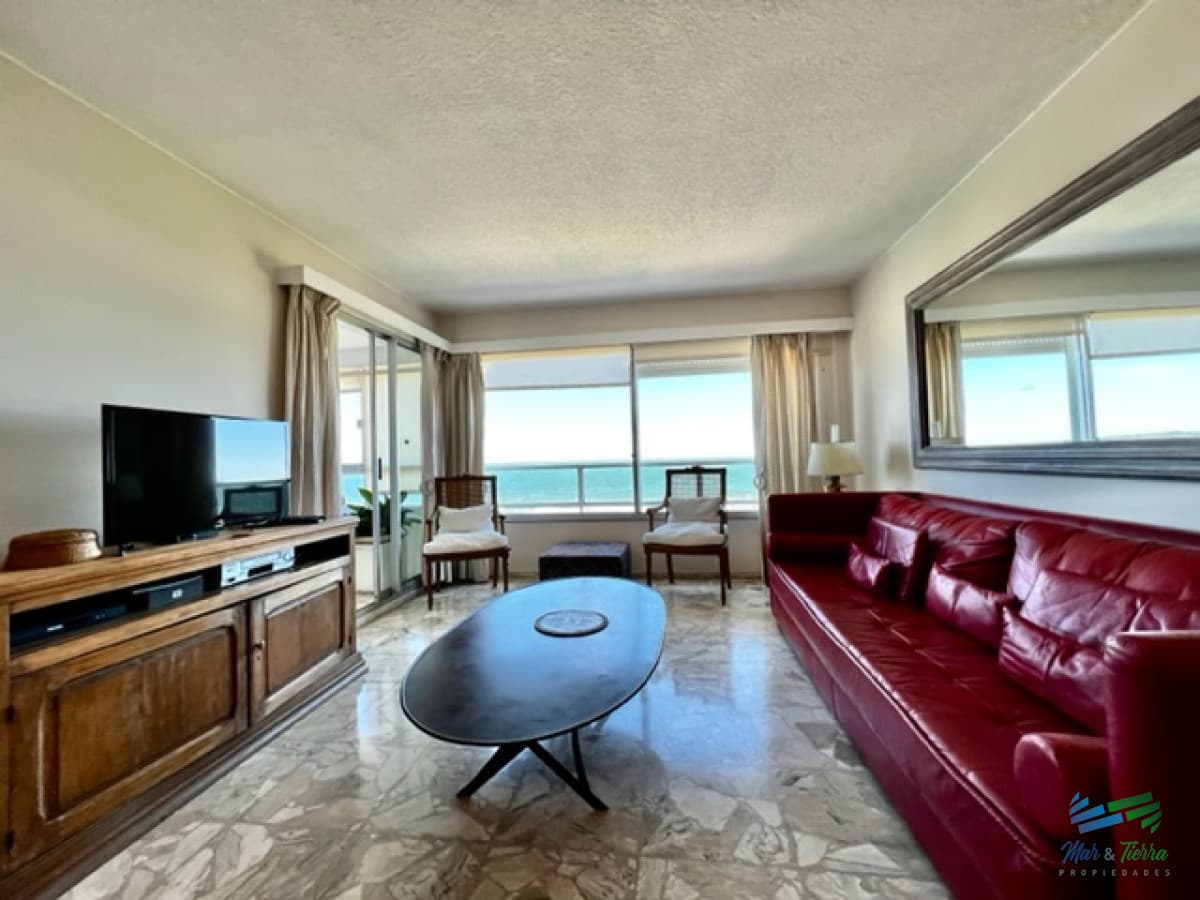 Alquiler temporario Apartamento 2 y medio dormitorios en Playa Mansa, Punta del Este