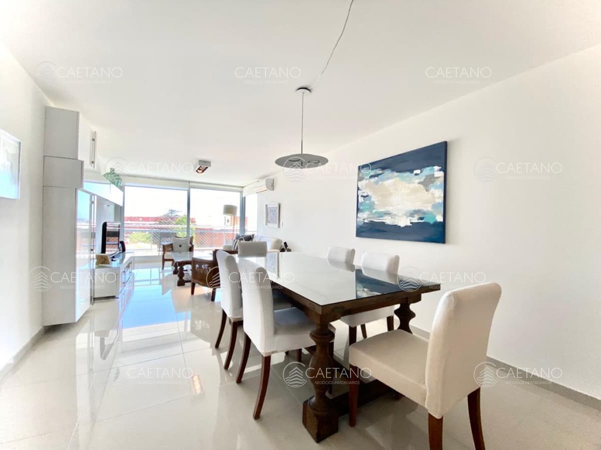 APARTAMENTO EN VENTA SUNRISE TOWER 2 DORMITORIOS MAS SERVICIO PUNTA DEL ESTE