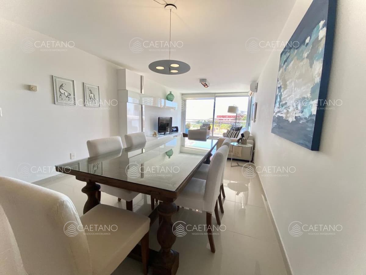 APARTAMENTO EN VENTA SUNRISE TOWER 2 DORMITORIOS MAS SERVICIO PUNTA DEL ESTE