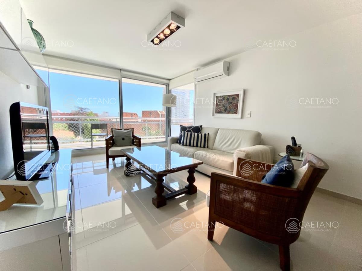 APARTAMENTO EN VENTA SUNRISE TOWER 2 DORMITORIOS MAS SERVICIO PUNTA DEL ESTE
