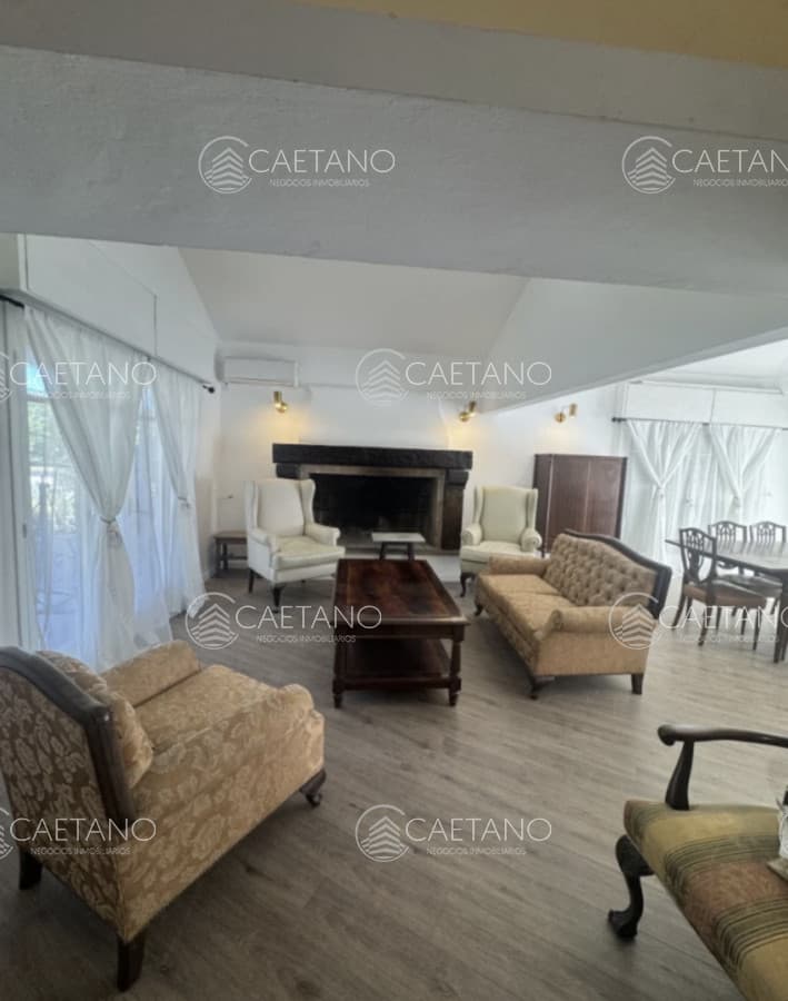 CASA EN VENTA PLAYA MANSA 5 DORMITORIOS