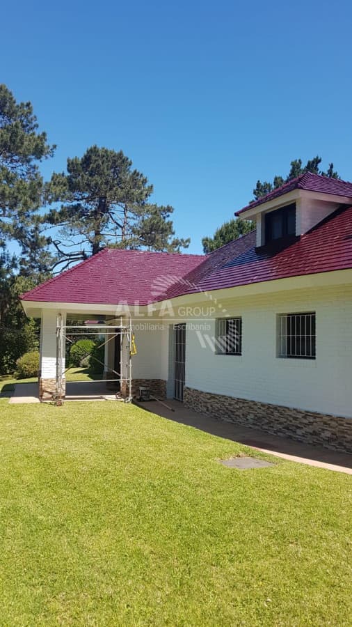 Casa muy amplia en Zona Cantegril - Punta del Este