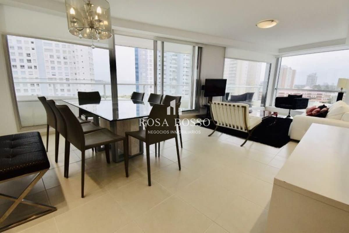 Apartamento en venta Playa Mansa 3 dormitorios SEASONS