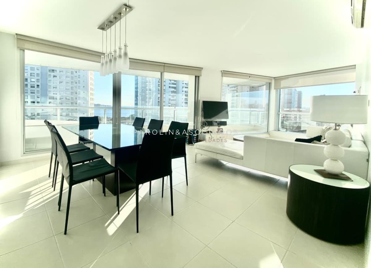 Apartamento 3 dormitorios en Seasons Tower, Punta del Este