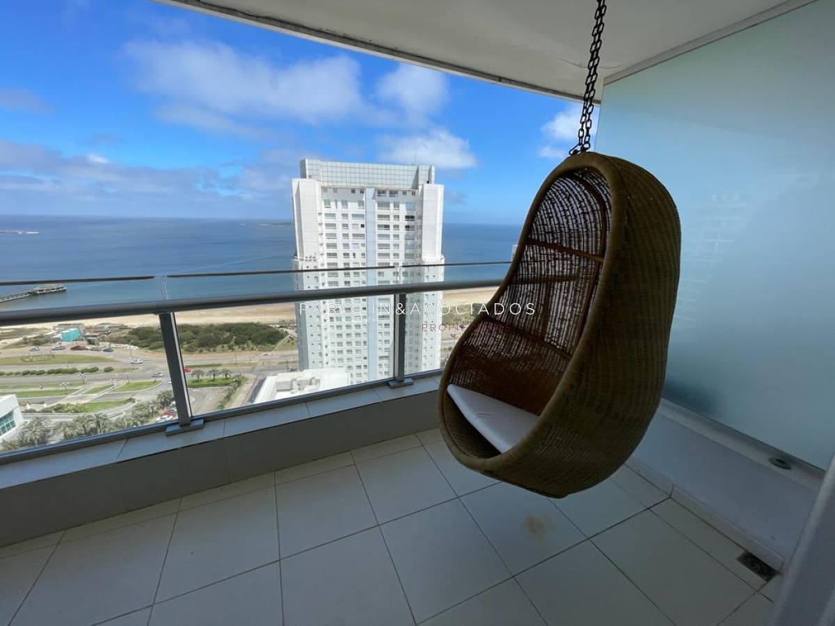 Apartamento en Venta de 2 dormitorios en Season Tower, Mansa - Punta del Este