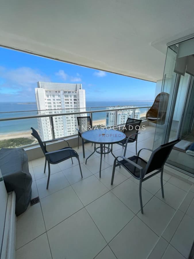 Apartamento en Venta de 2 dormitorios en Season Tower, Mansa - Punta del Este