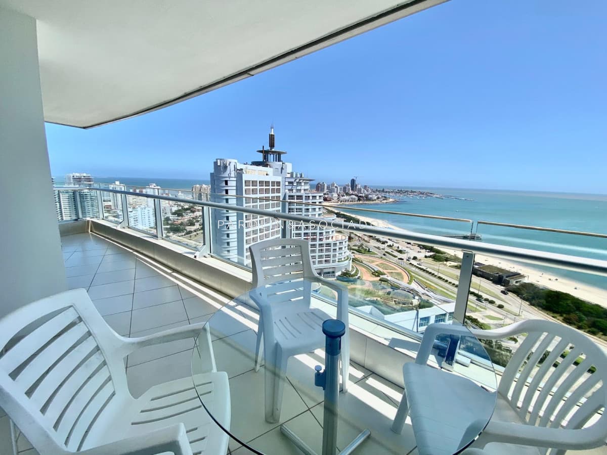 Apartamento en venta en Seasson Tower.