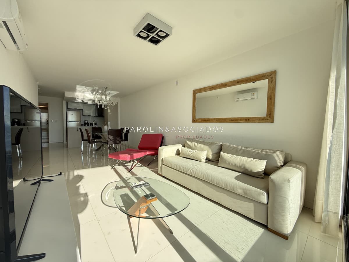 OPORTUNIDAD APARTAMENTO 2 DORMITORIOS EN TORRE DE CATEGORIA CON EXELENT VISTA Y TODOS LOS SERVICIOS