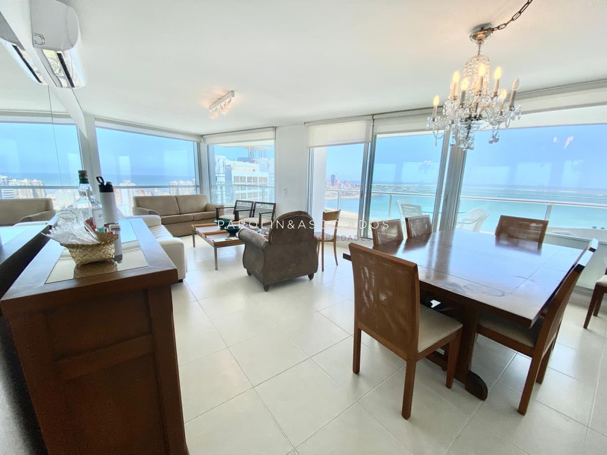 Apartamento en venta en Seasson Tower.