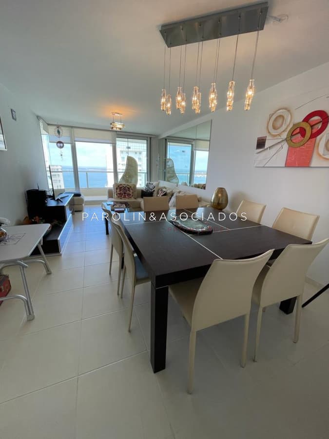 Apartamento en Venta de 2 dormitorios en Season Tower, Mansa - Punta del Este
