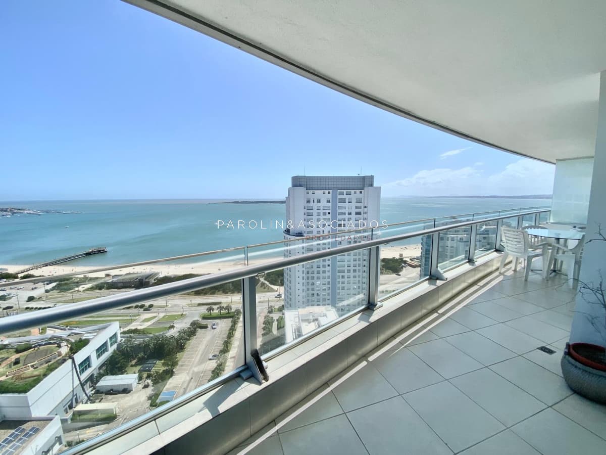 Apartamento en venta en Seasson Tower.