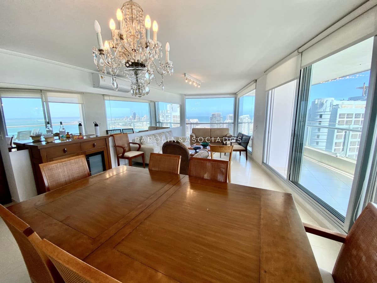 Apartamento en venta en Seasson Tower.