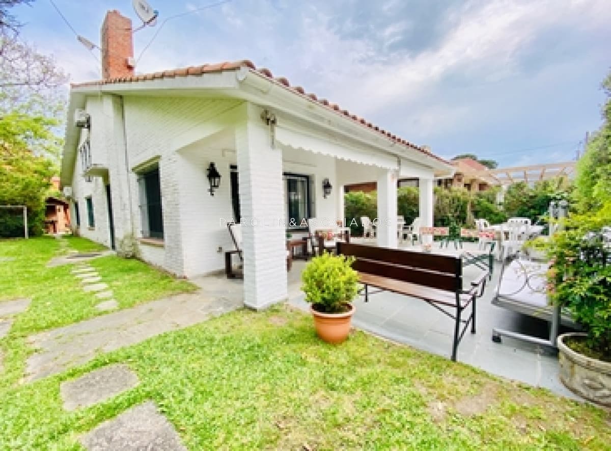 Casa En Venta de 6 Dormitorios en Mansa, Punta Del Este