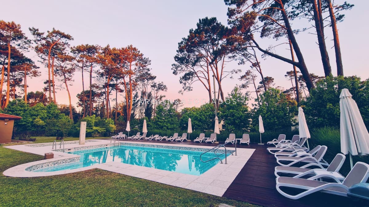 Casa en venta, punta del este, 2 dormitorios, Barrio privado parque pinares