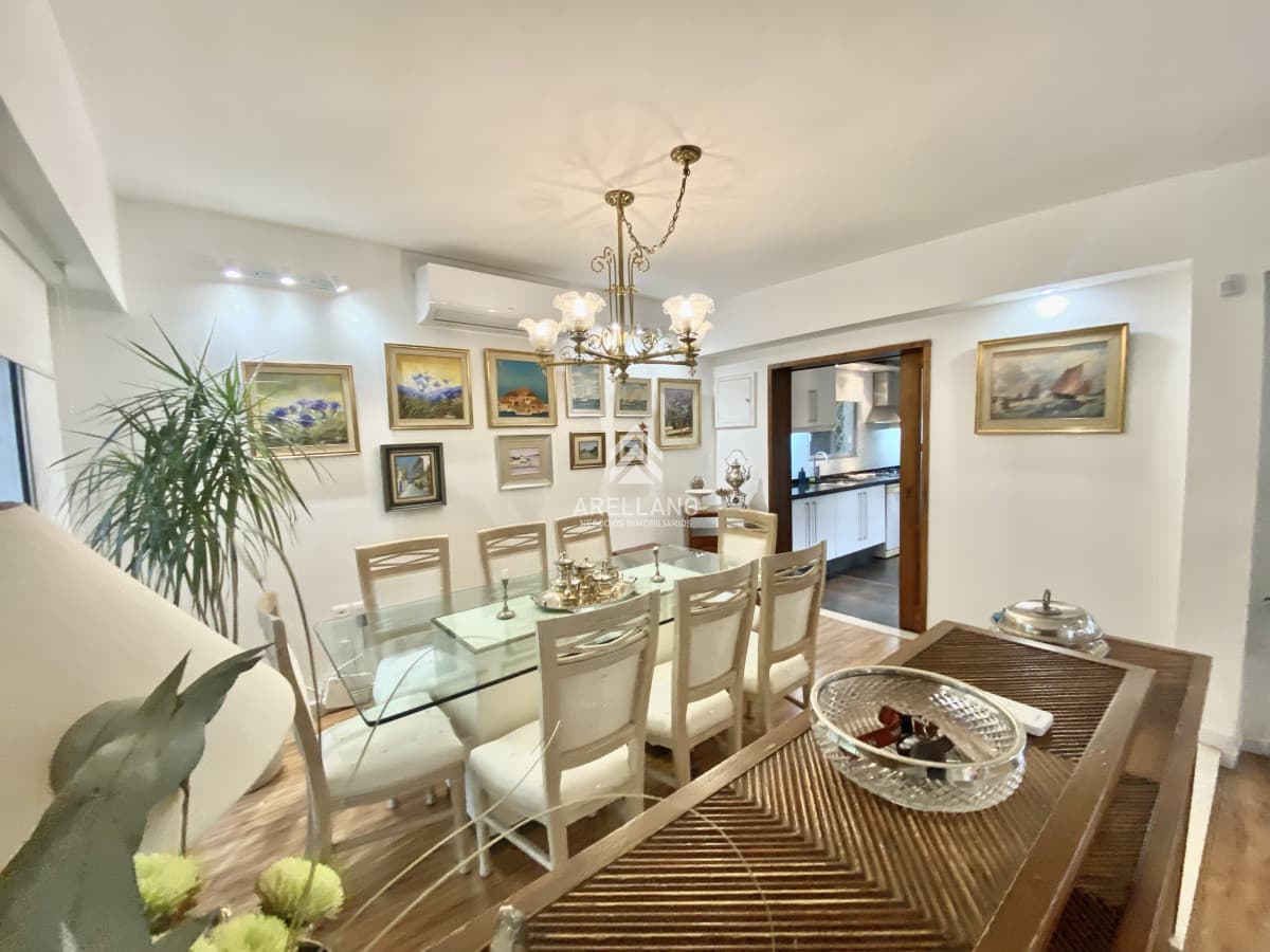 Casa ID.5019 - 4 dormitorios, Cantegril