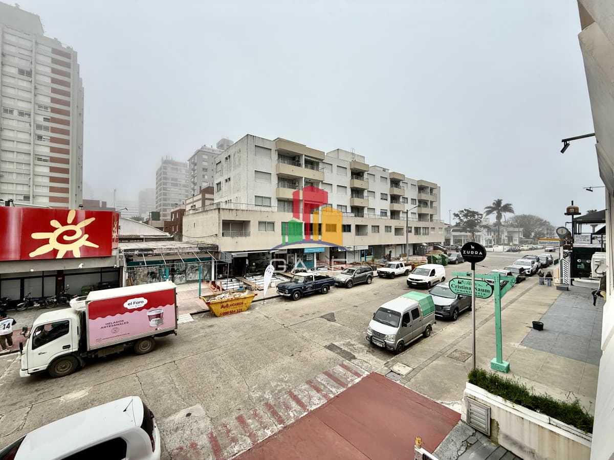 Gale Propiedades & Escribanía Apartamento ID.4952 - Apartamento de 1 dormitorios y medio en la peninsula.
