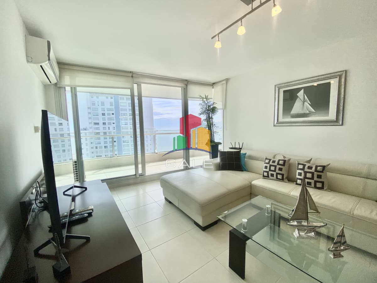 Apartamento en venta Playa Mansa 2 dormitorios  -