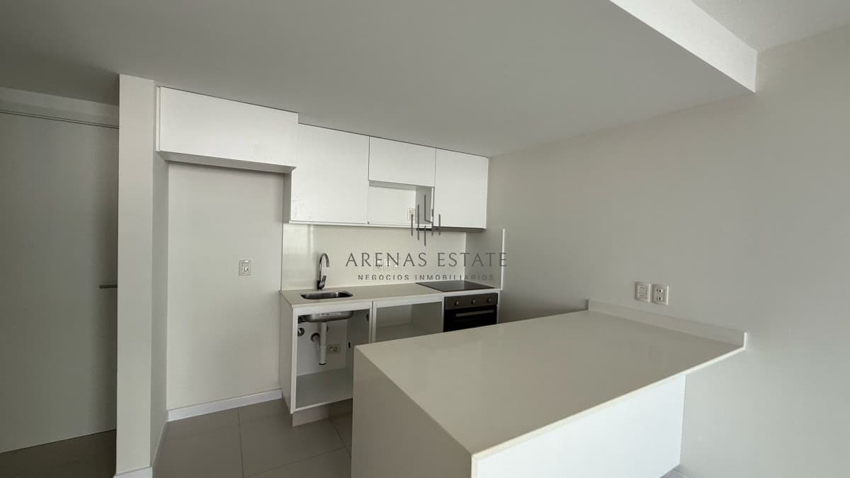 Apartamento ID.3739 - Apartamento de un domitorio en Venta y Alquiler, en Playa Mansa - Punta del Este, Ubicado frente  al Enjoy