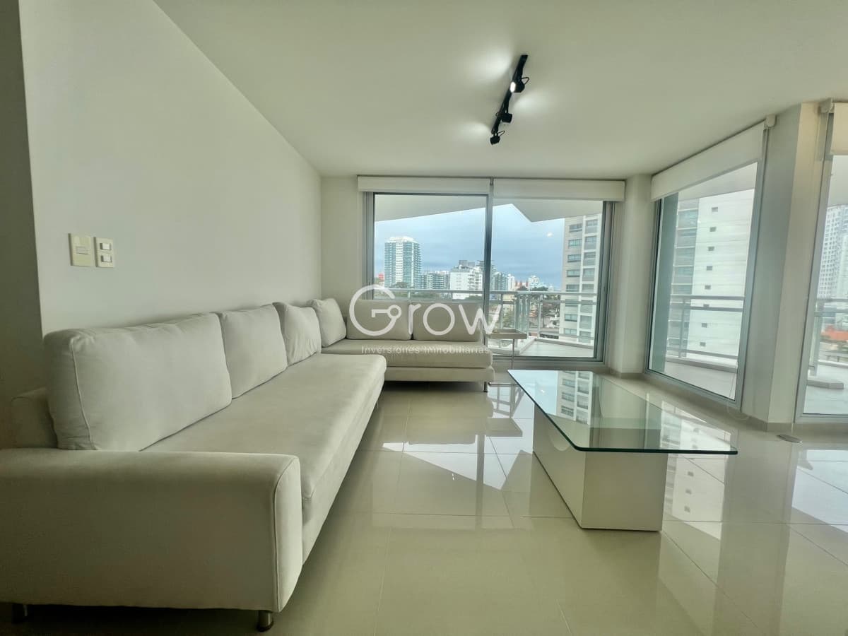 SUNRISE TOWER ALQUILER TEMPORARIO APARTAMENTO 3 DORMITORIOS MAS DEPENDECIA DE SERVICIO  -
