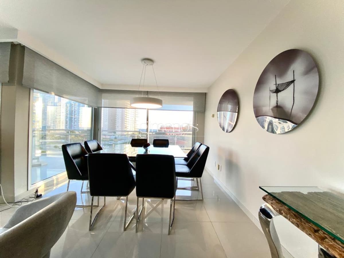 Apartamento en Venta Playa Mansa 3 dormitorios Sunrise Tower