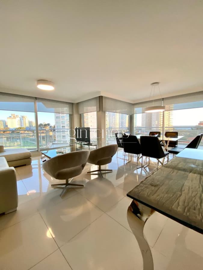 Apartamento en Venta Playa Mansa 3 dormitorios Sunrise Tower