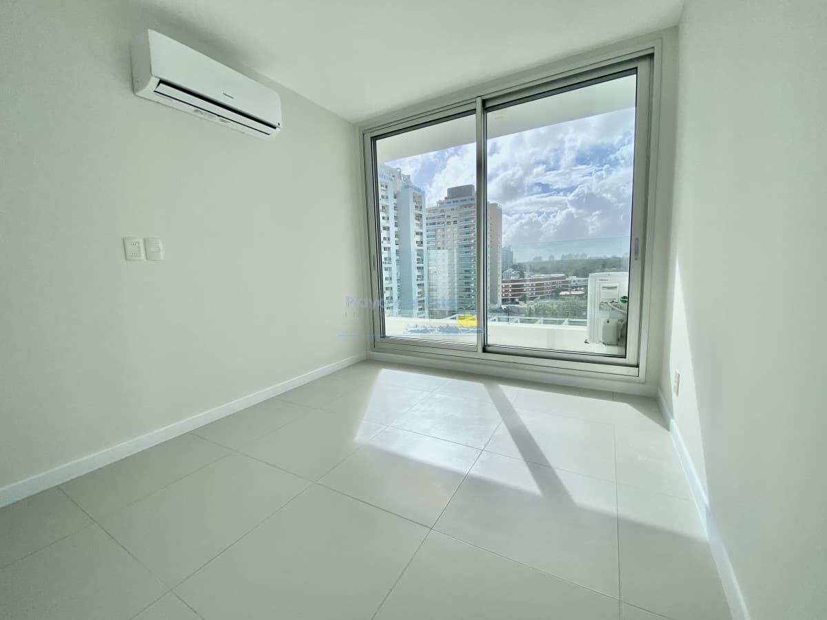 Venta de Apartamento 1 DORMITORIO en Playa Mansa, Punta del Este - Inmobiliaria Playa del Este