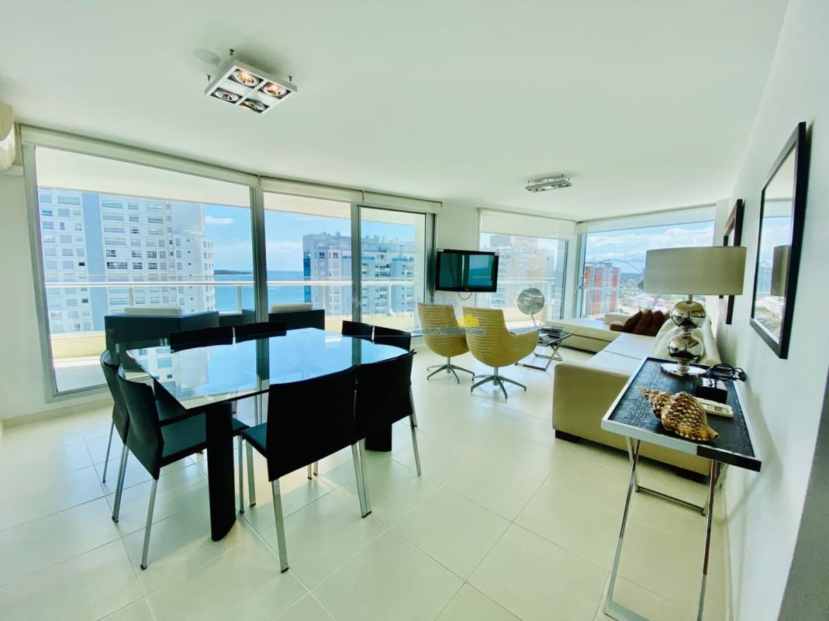 Apartamento en venta Playa Mansa 3 dormitorios - Inmobiliaria Playa del Este