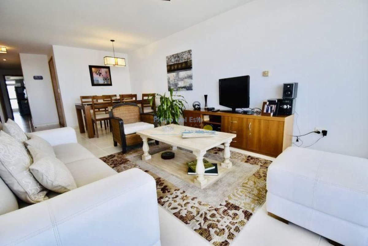 Apartamento en alquiler temporario Playa Mansa 2 dormitorios - Inmobiliaria Playa del Este