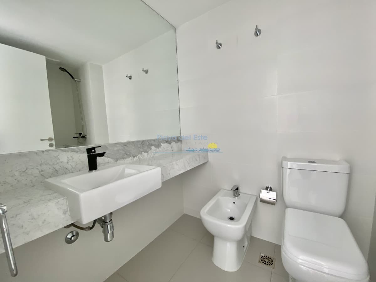 Venta de Apartamento 1 DORMITORIO en Playa Mansa, Punta del Este - Inmobiliaria Playa del Este