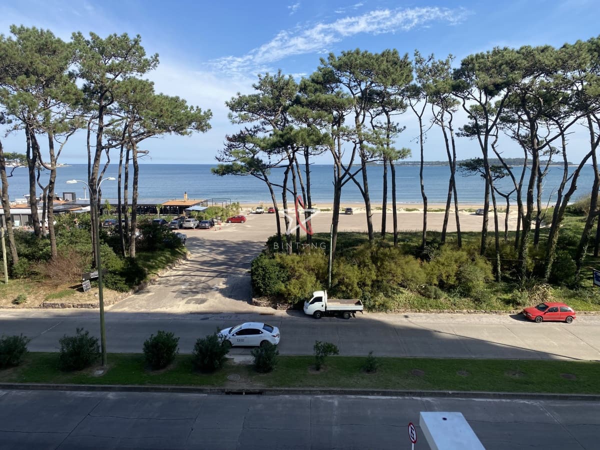 Apartamento, Mansa, Punta del Este, Frente al Mar, 2 Dormitorios, Venta - Bintang Propiedades