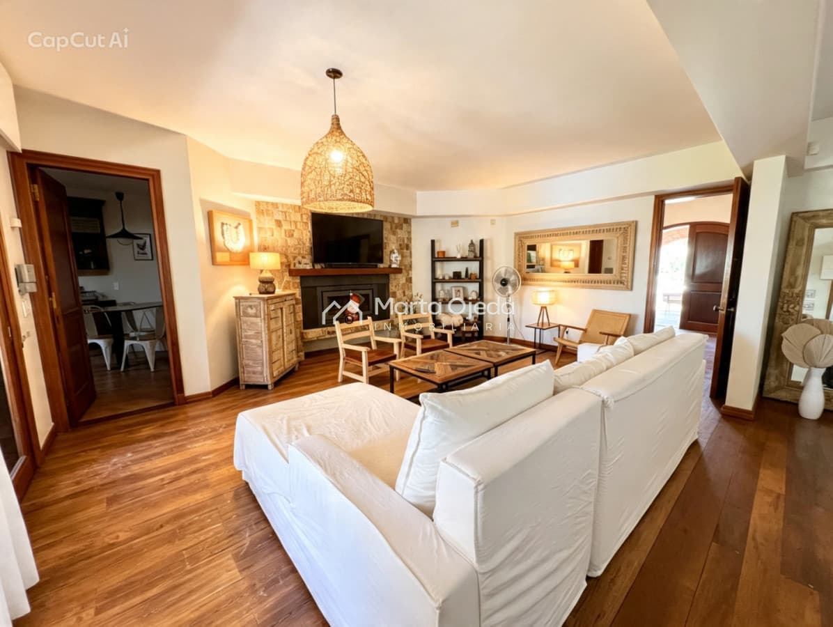 Casa en lugano, 5 dormitorios 4 baños y dependencias de servicios  -