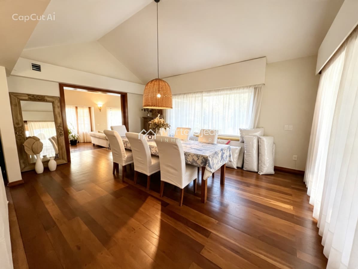 Casa en lugano, 5 dormitorios 4 baños y dependencias de servicios  -