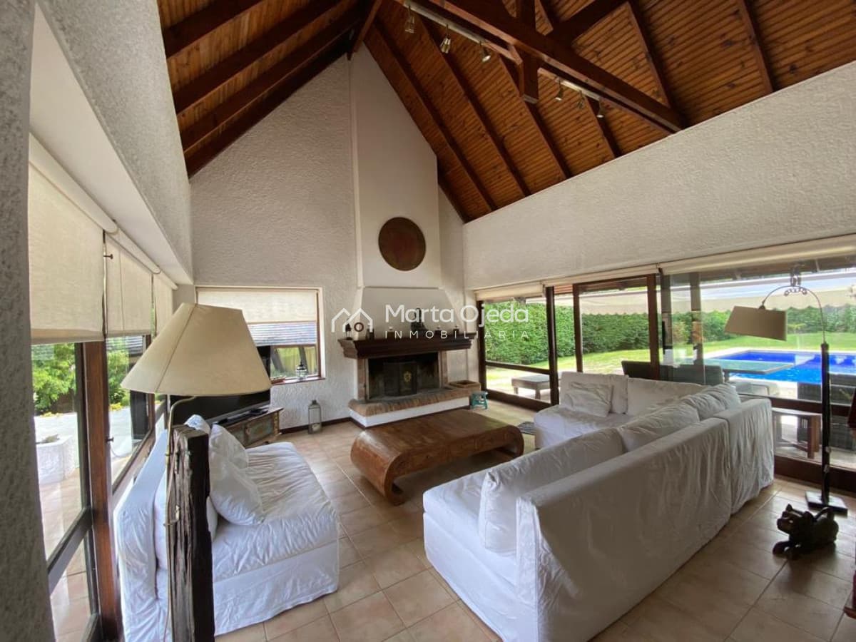 Casa ID.40944 - LUGANO 5 DORMITORIOS 4 BAÑOS