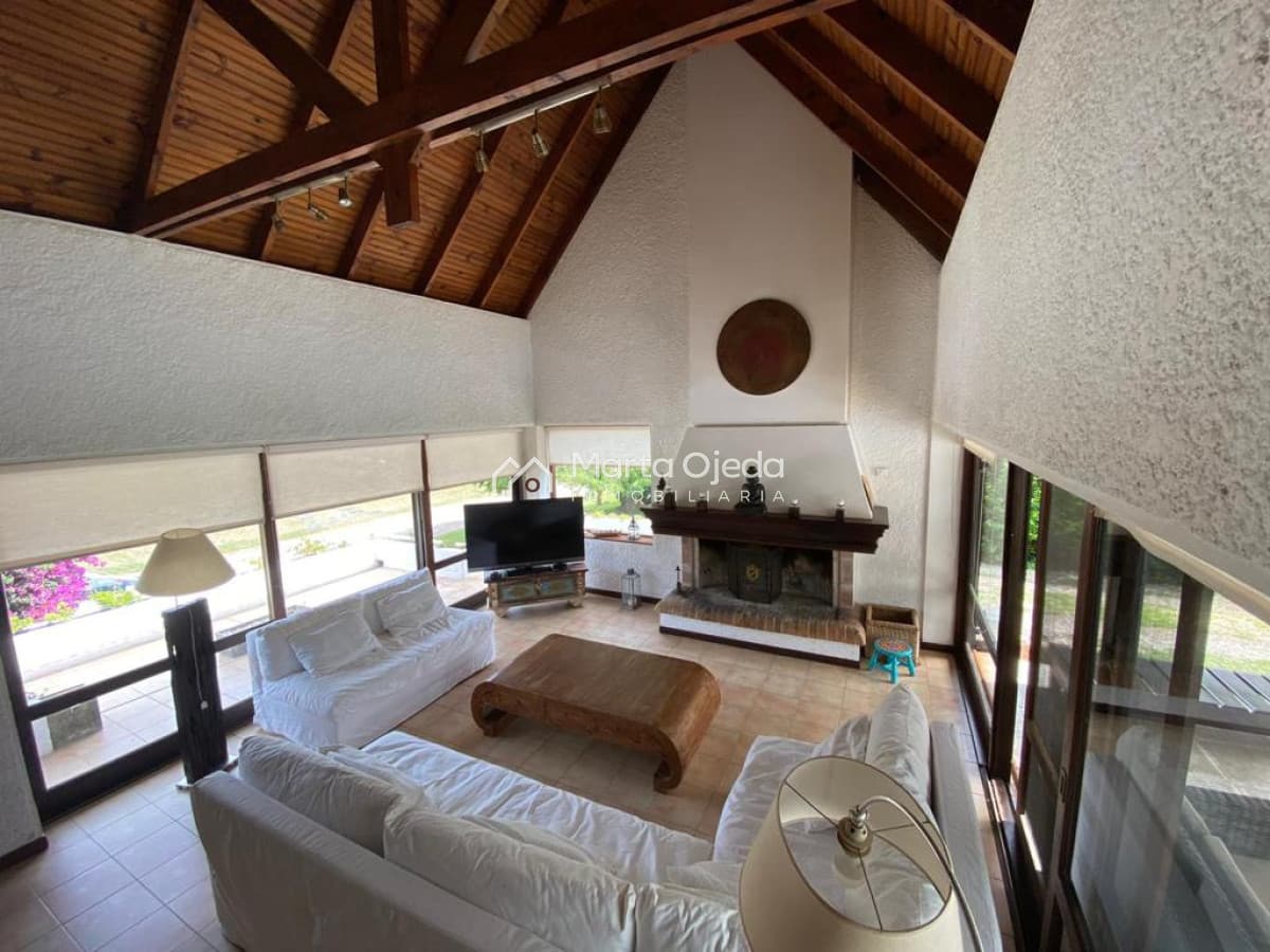 Casa ID.40944 - LUGANO 5 DORMITORIOS 4 BAÑOS