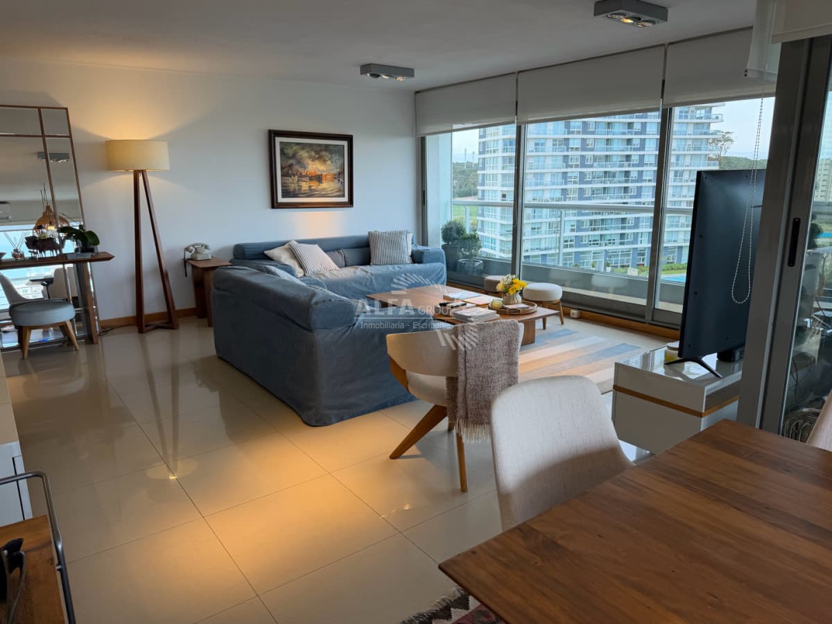 Apartamento de 3 dormitorios en venta y alquiler, brava, zona Roosevelt. Punta del Este.